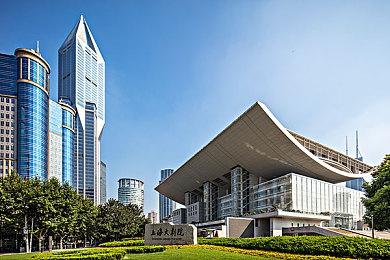 8月23日公布《机械战警：暴戾都市》新预告